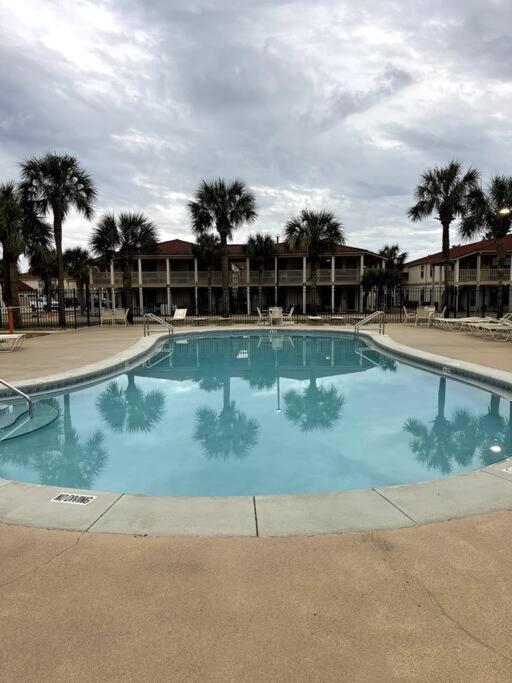 Lazy Palm 4 Pools Short Walk To Beach! Sleeps 5! Panama City Beach Zewnętrze zdjęcie