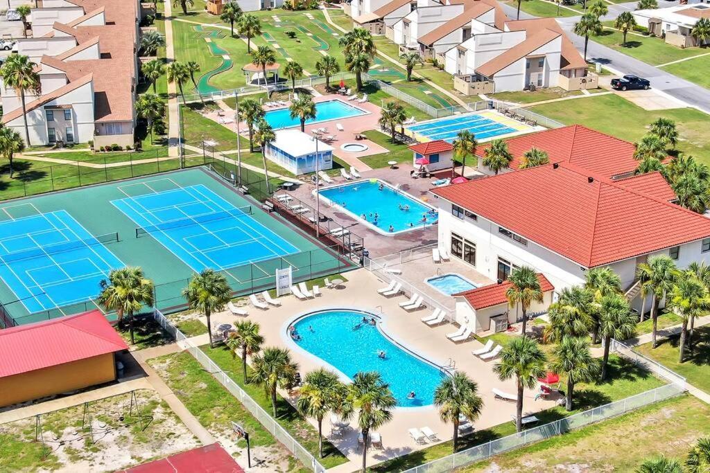 Lazy Palm 4 Pools Short Walk To Beach! Sleeps 5! Panama City Beach Zewnętrze zdjęcie
