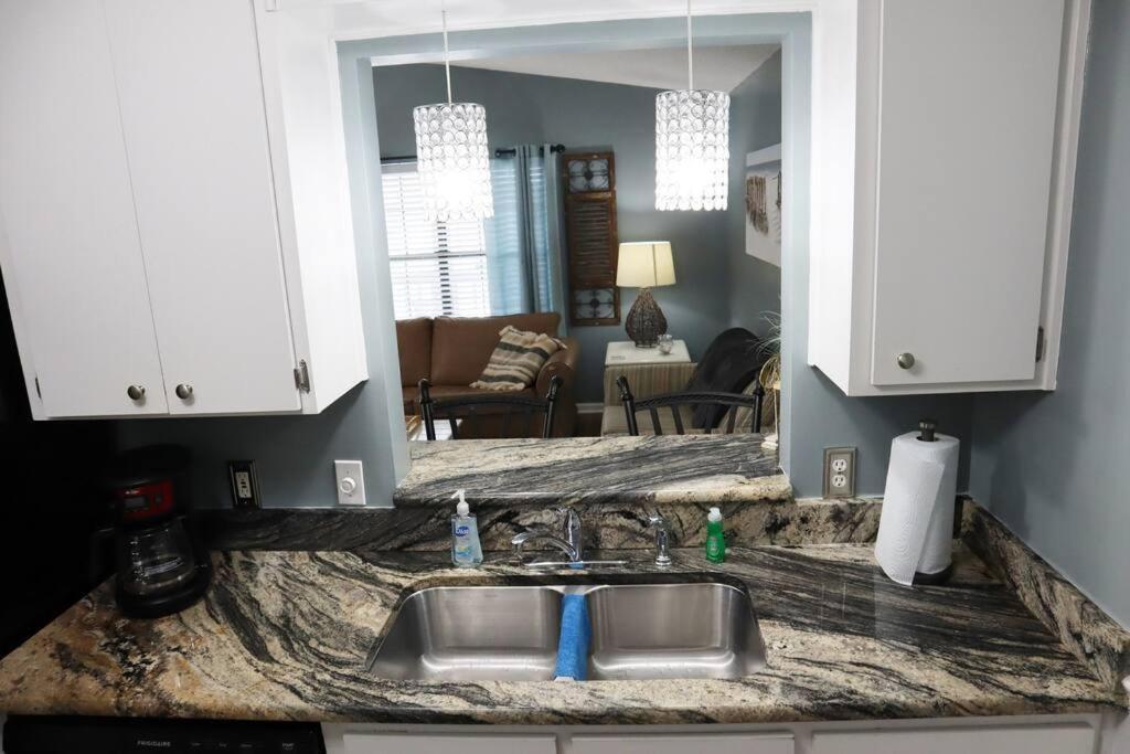 Lazy Palm 4 Pools Short Walk To Beach! Sleeps 5! Panama City Beach Zewnętrze zdjęcie